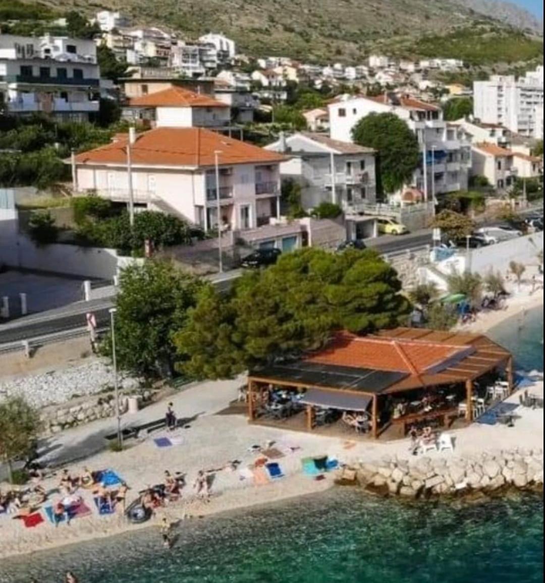 Cici Appartement Dugi Rat Buitenkant foto